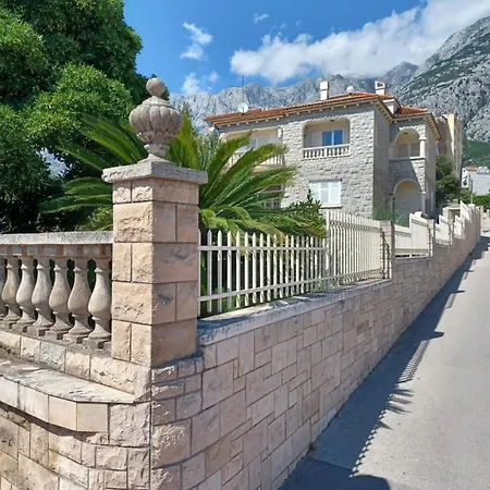 Emilija * Makarska