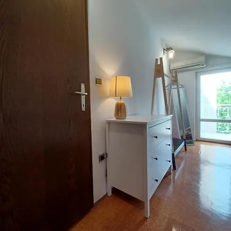 Emilija Apartment *
