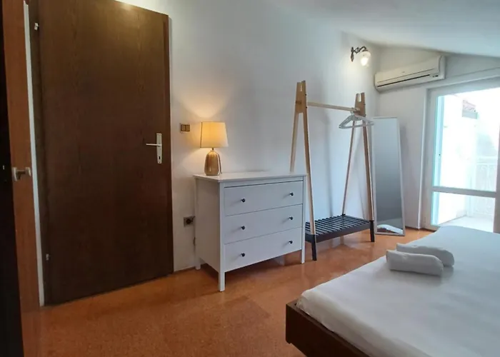 Emilija Appartamento *